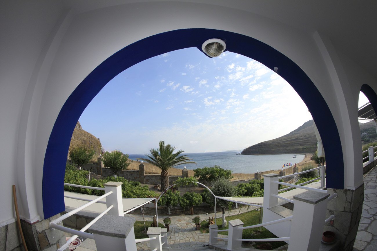 Sea view through arch