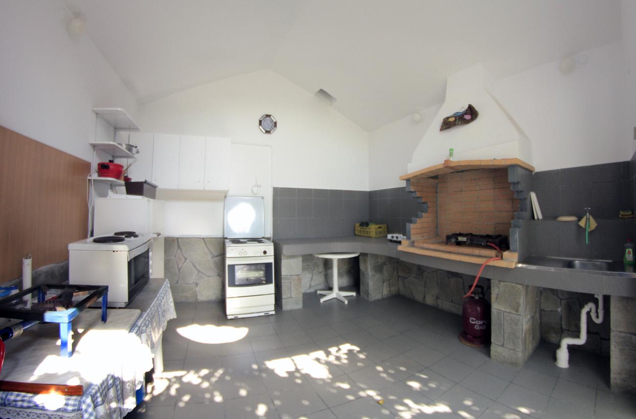 Outdoor kitchen and BBQ